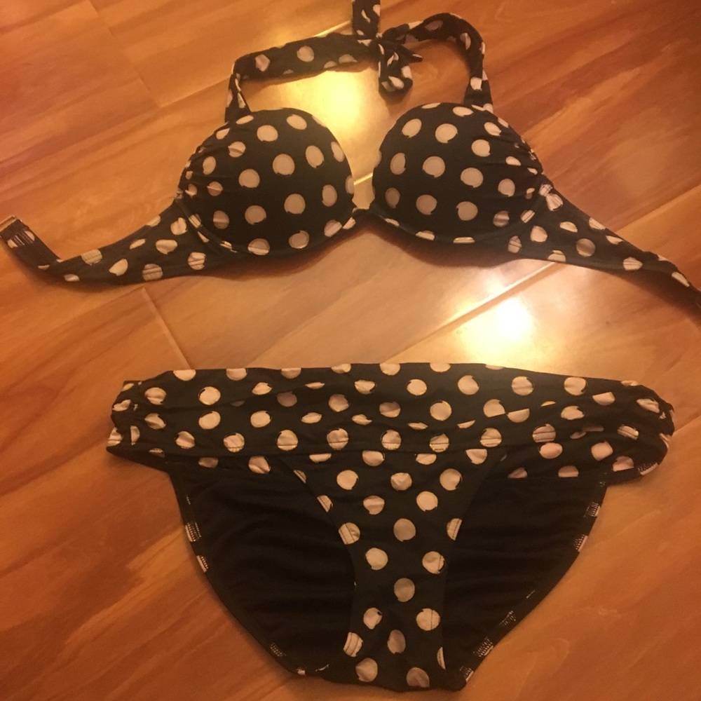 Victoria bombshell bathing suit top and bottoms